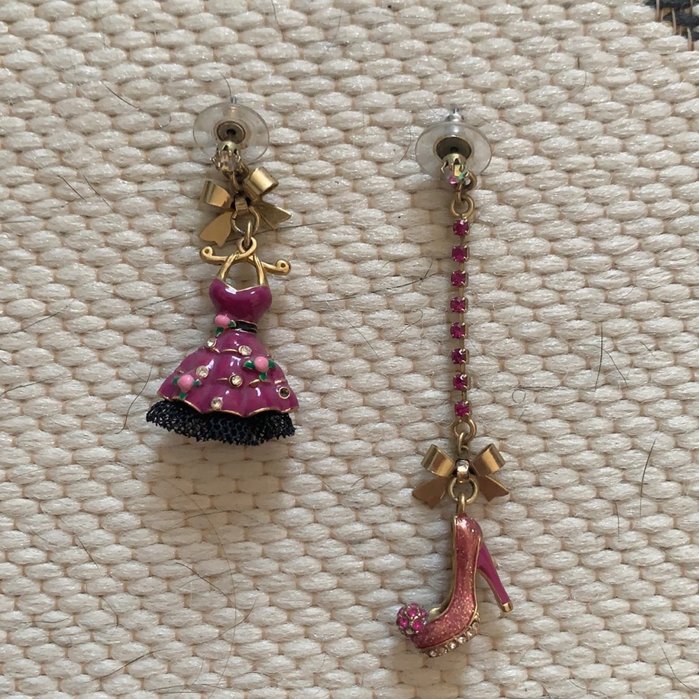 Betsey Johnson Mismatch earrings